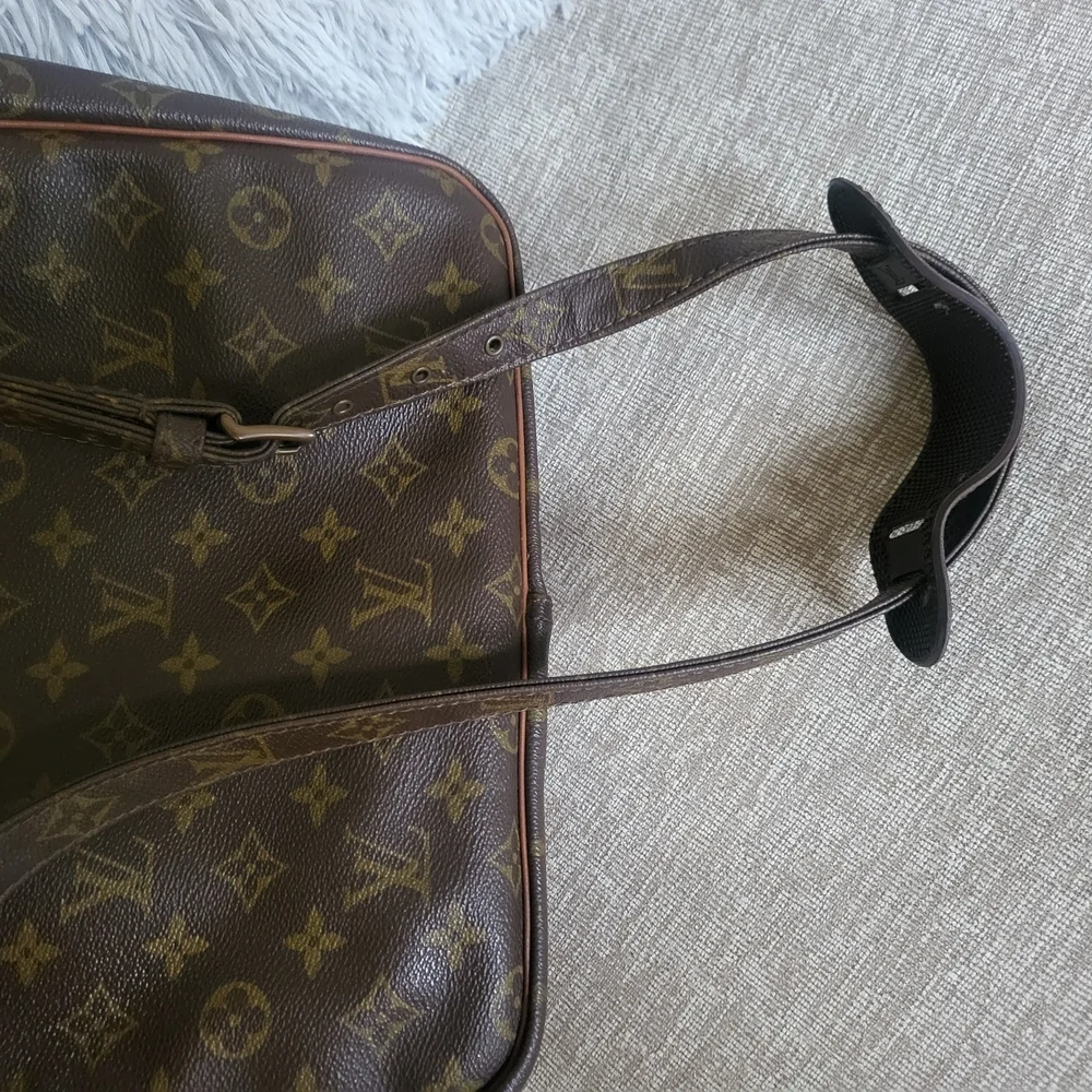 Louis Vuitton LV Monogram Marceau GM Vintage Crossbody Bag.